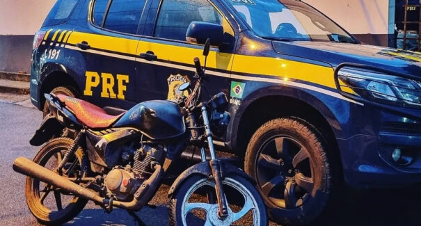 PRF apreende motocicleta adulterada na BR-402