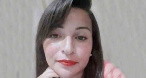Mulher é morta com três tiros dentro de funerária, em Rosário