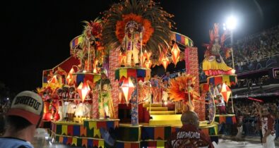Fotos: veja o desfile da Estácio de Sá em homenagem ao São João maranhense