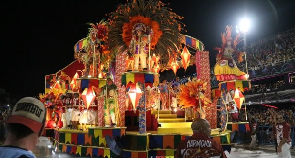Fotos: veja o desfile da Estácio de Sá em homenagem ao São João maranhense