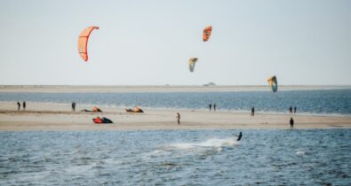 Atins é considerada um dos melhores locais do país para a prática de kitesurf