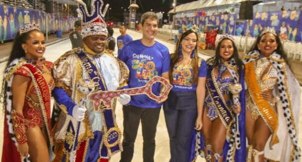 Braide entrega chave da cidade à Corte Momesca e abre oficialmente o Carnaval