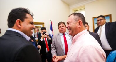 Reunião entre vereadores e Carlos Brandão trata de retorno de Paulo Victor à Cultura