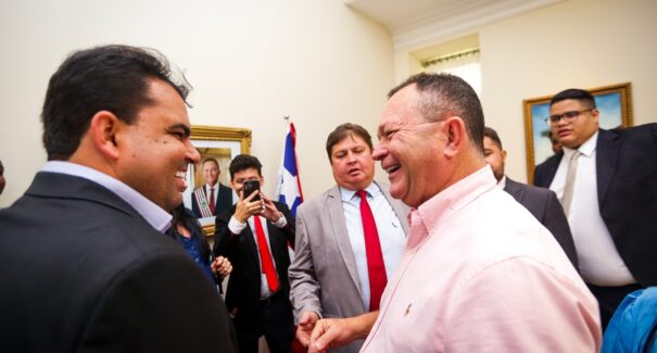Reunião entre vereadores e Carlos Brandão trata de retorno de Paulo Victor à Cultura