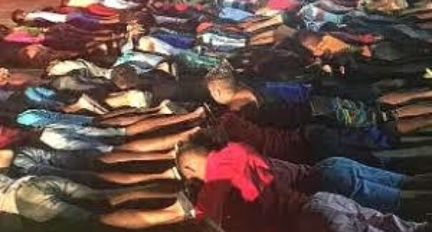 Polícia Militar interrompe festa de facção criminosa e conduz 23 pessoas à delegacia