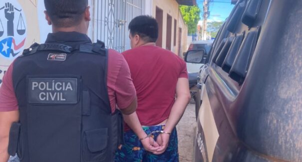 Suspeito é preso após tentar matar mulher com golpes de faca