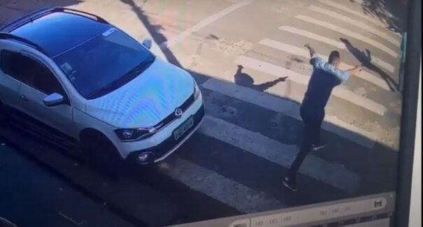 VÍDEO: Bando armado faz ‘arrastão’ e ameaça pessoas na fila de Casa Lotérica