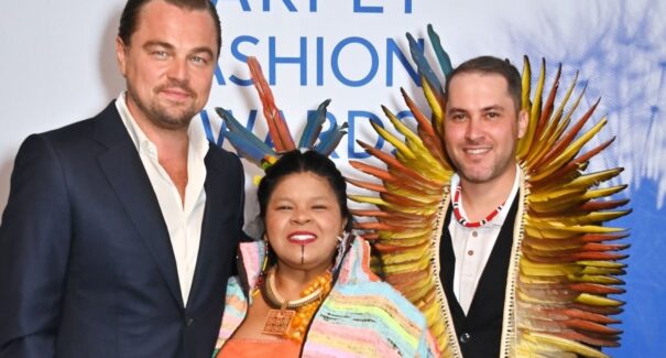 Sonia Guajajara recebe prêmio de Leonardo Dicaprio