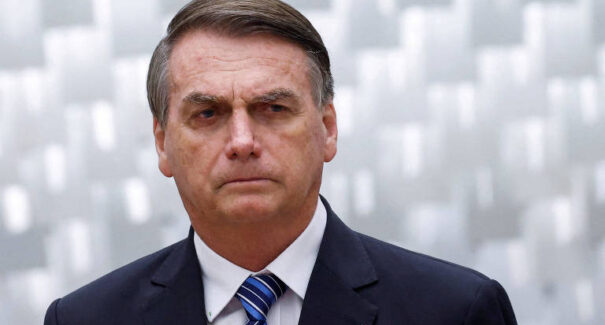 Bolsonaro retorna ao Brasil e Segurança Pública alinha desembarque em Brasília