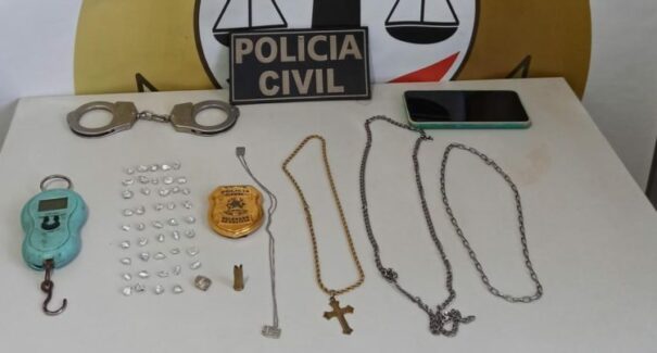 Homem é preso suspeito dos crimes de violência doméstica e tráfico de drogas