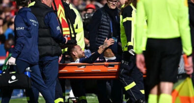 Neymar passará por cirurgia no tornozelo e desfalca PSG até fim da temporada