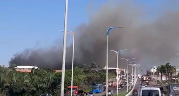 Shopping Rio Anil é tomado pelo fogo nesta terça-feira (7)