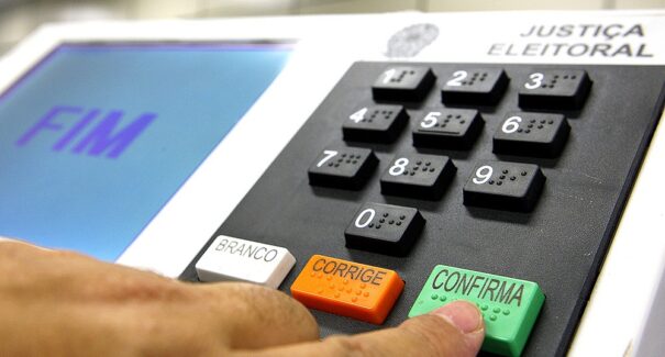 Mais de 13 milhões de pessoas justificaram ausência nas eleições