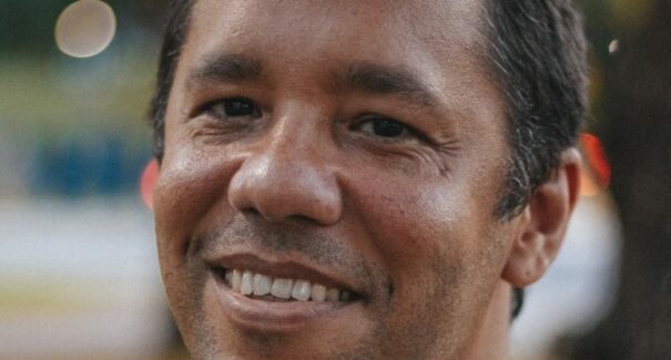 Maranhão foi crucial para o livro Torto Arado, revela Itamar Vieira Junior