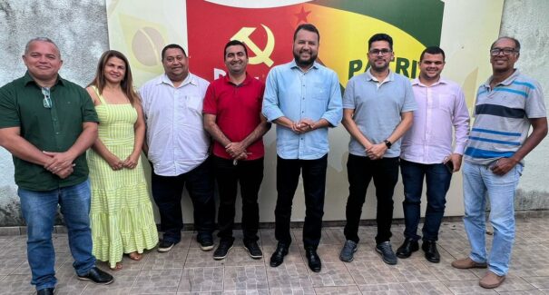 Partidos da base de Lula, PSB, PT e PCdoB, se articulam para disputar as eleições
