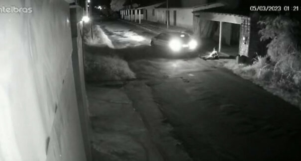 Motorista atropela de ré os pés de idoso no Maranhão