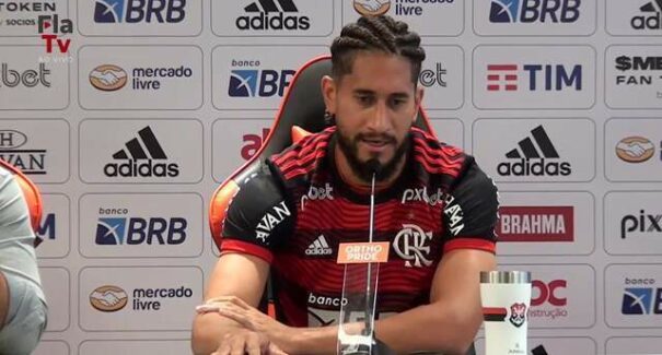 Assaltantes armados invadem casa dos pais do zagueiro do Flamengo em São Luís
