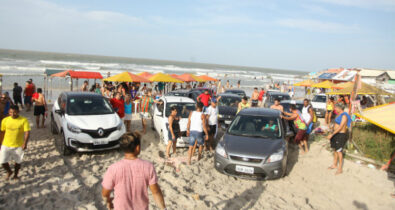 Decisão judicial proíbe veículos de trafegar nas faixas de areia da praia do Araçagi