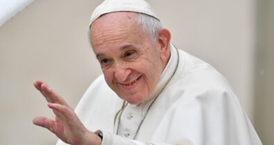 Papa Francisco diz que já existe muita “viadagem” em seminários católicos