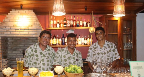 Feriado com sabor tropical: aprenda a preparar drinks especiais em casa