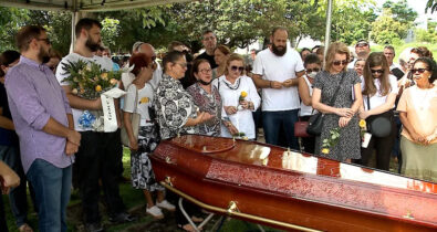 Corpo do jornalista e poeta Celso Borges é enterrado em São Luís