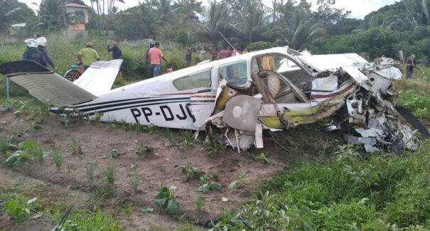 Avião monomotor cai na zona rural da Raposa