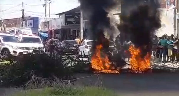 VÍDEO: Motoristas de “carrinhos” realizam protesto e bloqueio em São José de Ribamar