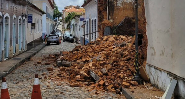 Casarão no Centro Histórico de São Luís desaba completamente