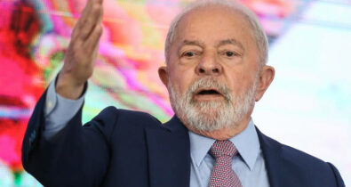 Lula diz estar ‘extremamente satisfeito’ com os seis meses de governo