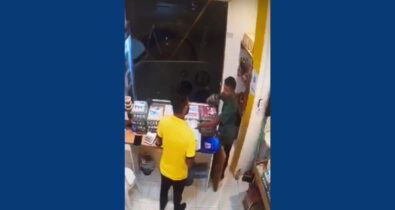 VÍDEO: Bandido faz ameaças e rende funcionário durante assalto à loja de ovos no Calhau