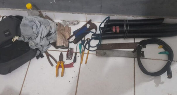 Polícia prende dupla suspeita de furtar cabos de telefonia no bairro da Cohama
