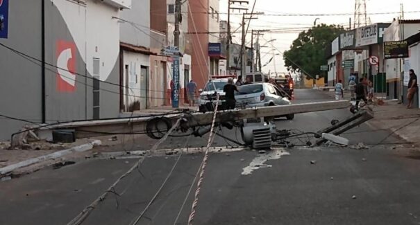 Equatorial Maranhão alerta sobre os riscos de acidentes envolvendo postes da rede elétrica