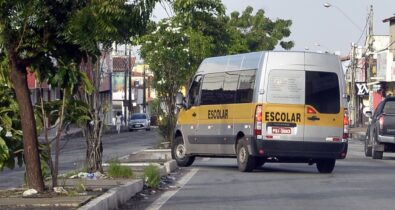 Prefeitura de São Luís é acionada para regularizar 40 ônibus escolares parados
