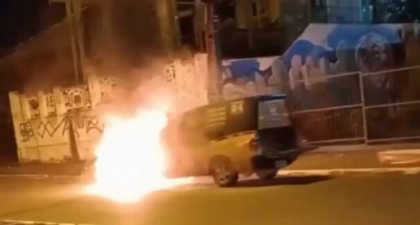 VÍDEO: carro funerário pega fogo no Monte Castelo, em São Luís