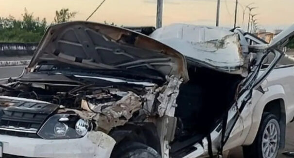 Motorista morre após colidir veículo contra poste na Avenida Quarto Centenário