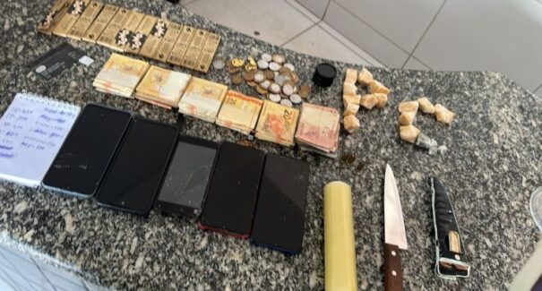 Homem é preso suspeito de estuprar mulher que estava sozinha em casa com bebê