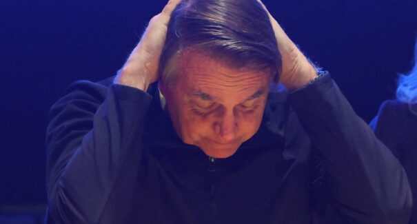 TSE condena Bolsonaro a ficar fora das eleições por 8 anos