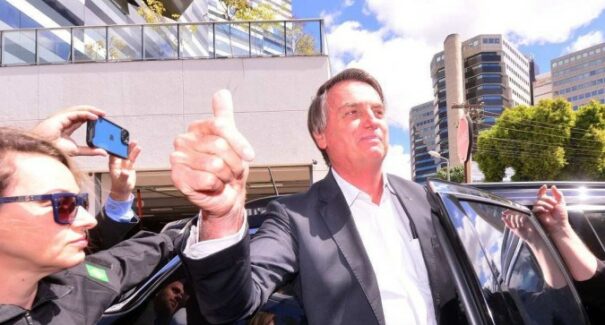 Bolsonaro recorre à doações via Pix para pagar multas na Justiça