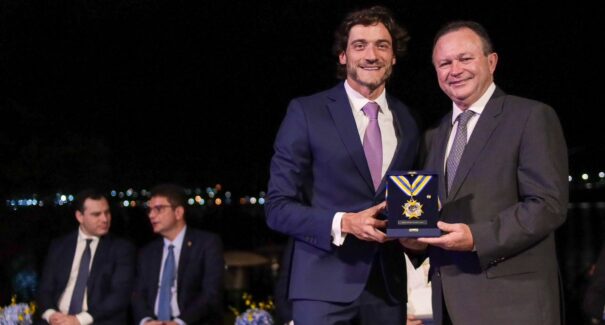 Governador Brandão é agraciado com Medalha “40 anos Anape” pela valorização do trabalho dos Procuradores