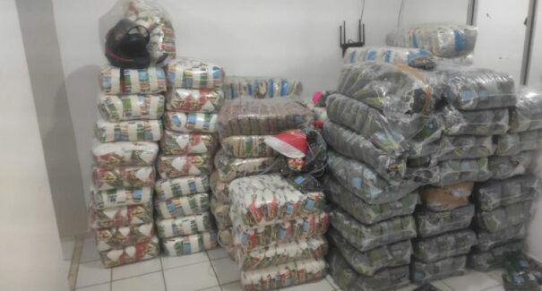 Quatro pessoas são presas na Grande Ilha por roubar R$ 60 mil em cargas de alimentos
