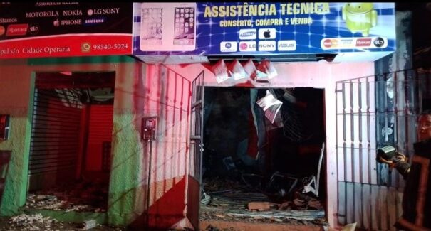 VÍDEO: Incêndio destrói assistência técnica e lojas de telefonia na Cidade Operária