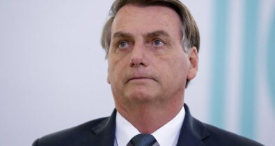 Bolsonaro é multado pelo TSE por fake news sobre “kit gay”