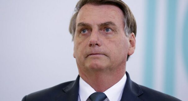 Bolsonaro será internado nesta segunda-feira (11) para fazer duas cirurgias