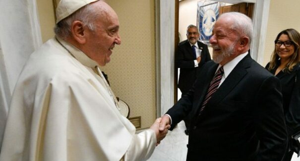 Lula e Papa Francisco se encontram no Vaticano