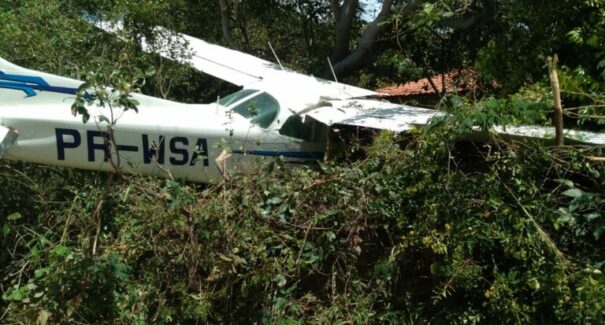 Avião de pequeno porte cai no município de Raposa