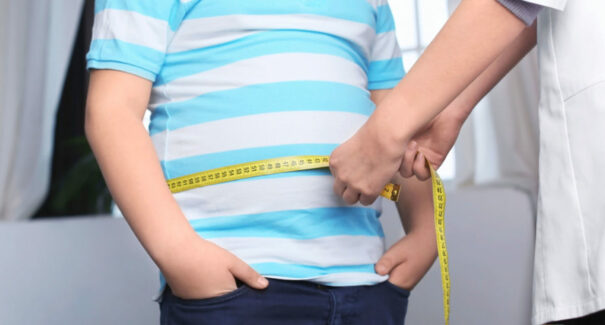 Combate a obesidade infantil: férias escolares e consultas médica e nutricional