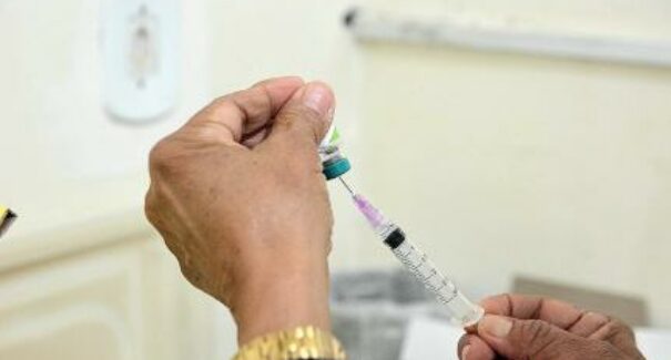 Vacina contra a dengue só deve chegar ao SUS no fim de 2024