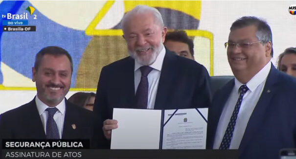 Decreto de armas acaba com “armamentismo irresponsável”, diz Dino