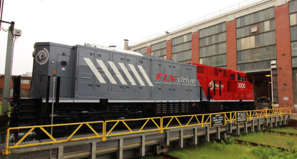Vale assina parceria para estudar combustível alternativo para a Estrada de Ferro Carajás e compra novas locomotivas elétricas para a ferrovia