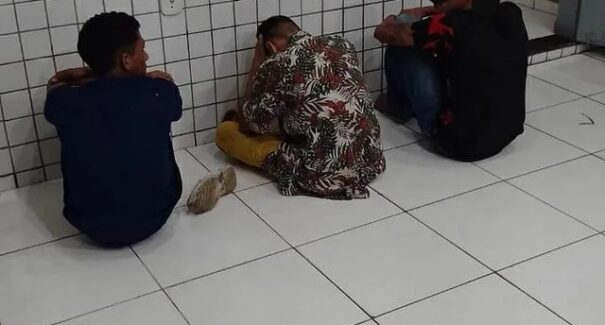 Policiais de folga prendem trio após assalto a ônibus na Estrada de Ribamar